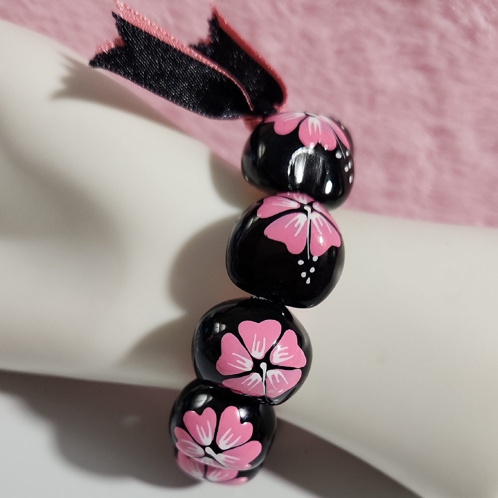 Hawaiian Hand-Painted Black Kukui Nut Bracelet with Pink Hibiscus Flowers